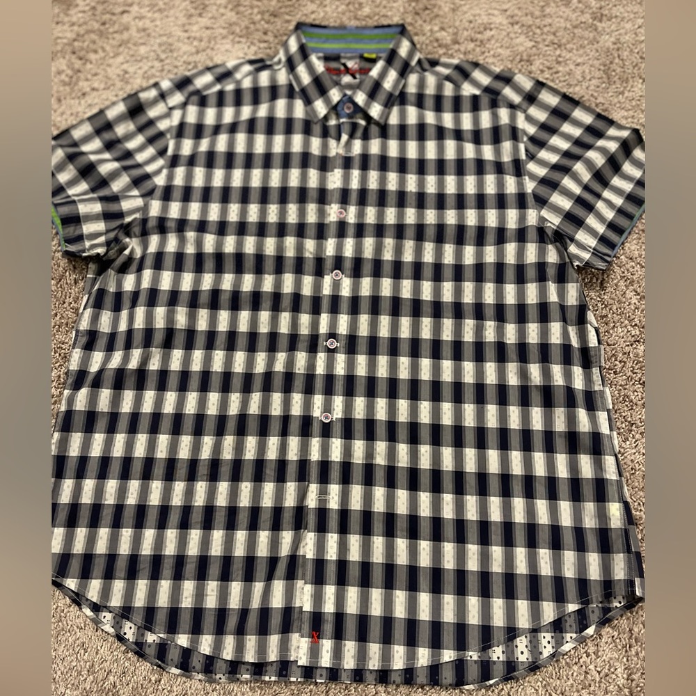 Very Nice! Robert Graham Short Sleeve Button Up. Blue/ White 3XL( fits like XL)